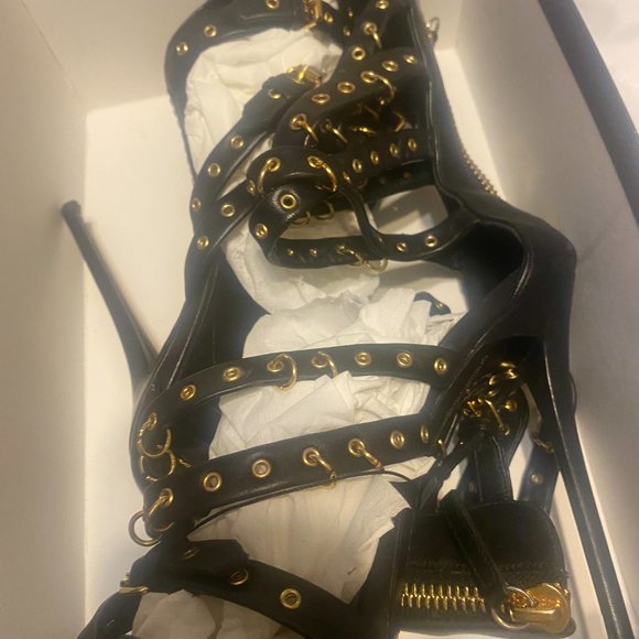 Black and Gold Authentic Giuseppe - Picture 4 of 9